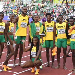 4x400M Men & Women Silver Medalists - All Together