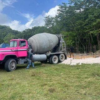 Pinky the Truck - Getting Ready to Pour